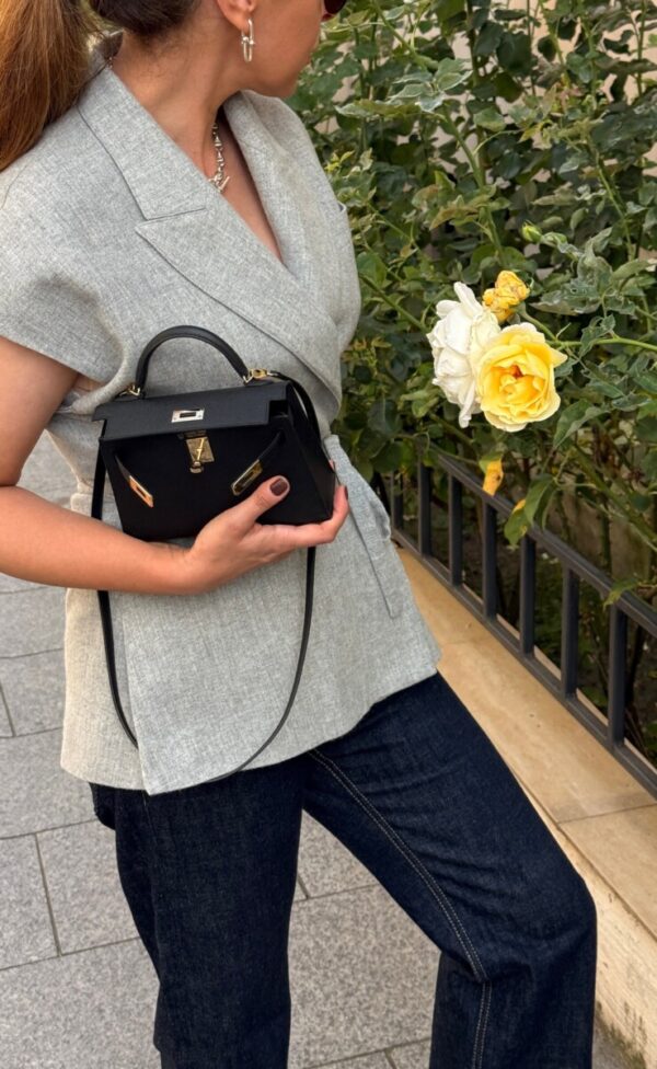 image_CB6EDAF2-92F2-490F-85B3-4C5A74C55372_1755459648 CLAIRE GRAY VEST