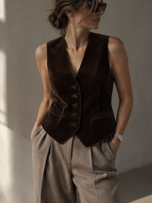 29058154-945F-4A08-99E8-458227A97B5D JEYRA VEST